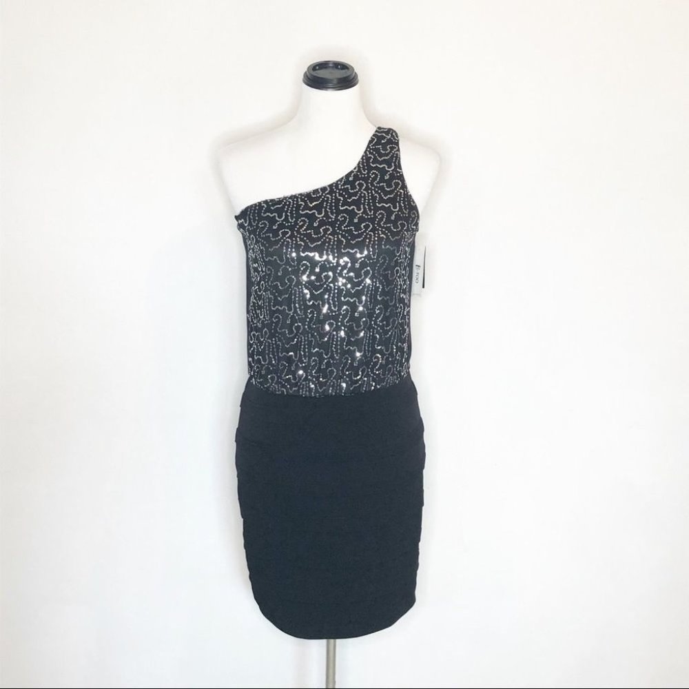 Byer California Sequined One Shoulder Party Dress